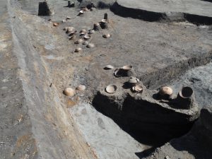 河跡からまとまって出土した土師器椀（平安時代）