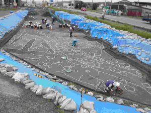 遺構を探す作業の様子（西から）