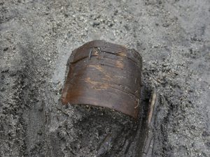 出土したまげわっぱです（A区）