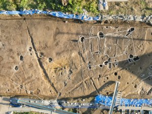 C区下層でみつかった建物の跡