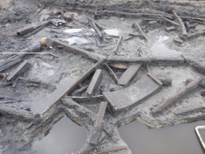 B区の川跡から出土した遺物